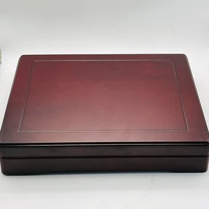 Wooden Box For Changing Face Of Britain’s Coinage Golden Edition Emblem Series - Picture 1 of 6