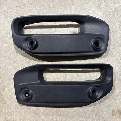 Juego de bisel de luz antiniebla Ram 2500/3500 19-23 OEM 68384312AA 68384313AA Foto 1 de 4