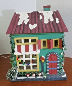 12" x 9" x 7" Non-Corrugated DECORATED HAND PAINTED CHRISTMAS HOUSE GIFT BOX - Picture 1 of 6