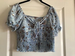 Ladies Pale Blue Floral Cropped Top - Size UK S - VGC - Picture 1 of 1