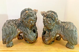 Vintage Chinese solid wood carved Foo Dogs  pair, male & female - Picture 1 of 13