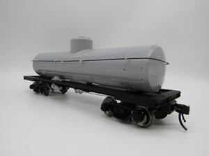 Atlas O 8,000 Gallon Tank Car - Undecorated 2-Rail - Picture 1 of 2