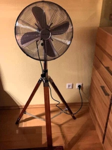 Emerio Retro-Standventilator Chrom mit Holzstativ Oszillierend - Bild 1 von 1