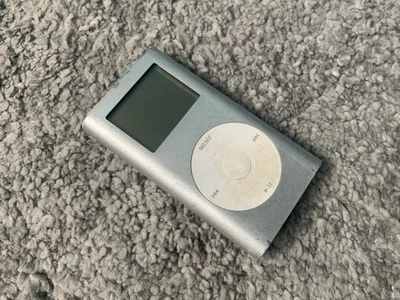 Apple iPod Mini 1st Generation Silver 4GB FAULTY ref..C - Image 1 of 4
