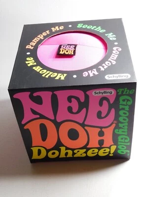 NUEVO Schylling Dohzee The Groovy Glob NEE DOH Soft Cush Peluche Rosa Bola Foto 1 de 2