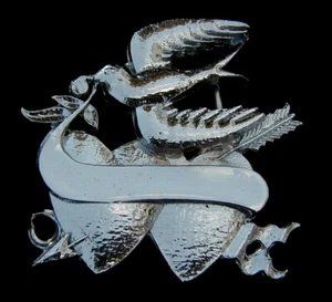 SPARROW WITH HEARTS BELT BUCKLE WITH ENGRAVABLE AREA AND CHROME FINISH NEW - Picture 1 of 2