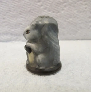 VINTAGE FRANKLIN MINT FRIENDS OF THE FOREST THIMBLE 'GREY SQIRREL' - Picture 1 of 7
