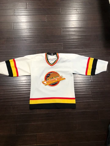 Vintage 1983 Vancouver Canucks Bure Kids XL Jersey Cover