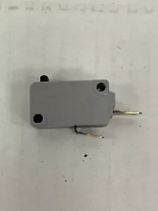 OEM Kenmore 31140 Pet Friendly Bagged Vacuum handle switch #4368653 (Model KW3A) - Picture 1 of 2