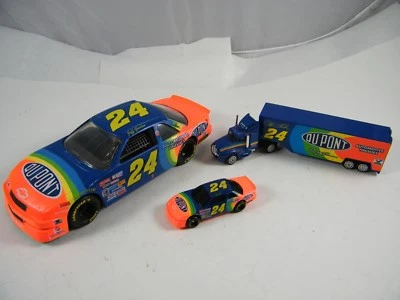JEFF GORDON ~ DUPONT RACING #24 ~ TRANSPORTADOR Y COCHES Foto 1 de 4