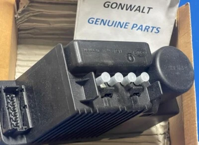 Mercedes Benz New SL500 SL320 300SL Central Door Locking Vacuum Pump 1298000848 - Image 1 of 3