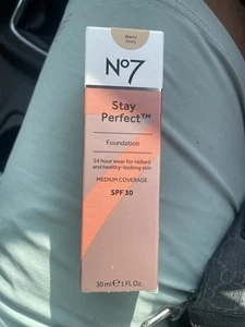 No7 Stay Perfect Foundation Medium Coverage SPF30 30ml warm ivory - Picture 1 of 1
