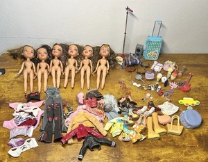 Vtg 2001 2002 2003 Lil Bratz Doll Lot Girls Clothing Accessories Shoes - Picture 1 of 17