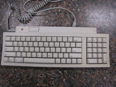 Vintage Apple Computer M0487 Keyboard II with Cable(590-0361-B) -Clean! HN14 - Image 1 of 4