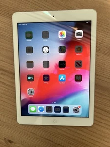 Apple iPad Air 1st Generation (0810857) 16GB Wi-Fi Silver - Picture 1 of 4