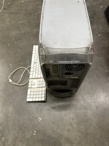 Apple PowerMac G4 And Keyboard - Picture 1 of 10
