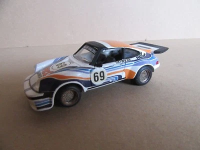 845H Kit artisanal base Solido Porsche 934 #69 le Mans 1976 Abbigliamento da Sci - Immagine 1 di 4