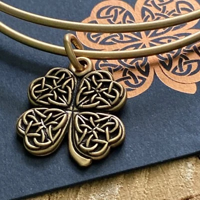 Brazalete Alex and Ani "TRÉBOL DE CUATRO HOJAS" Oro Dije Irlandés Ajustable con Tarjeta Nuevo con Etiquetas Foto 1 de 4