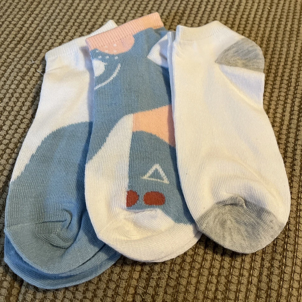 Juego de tres calcetines decorativos para mujer talla 4-10 totalmente nuevos Foto 1 de 1