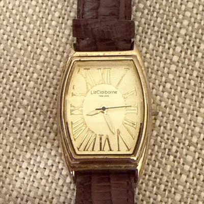 Винтажный женский кожаный ремешок Liz Claiborne с золотыми римскими цифрами прямоугольник на лице - Изображение 1 из 4