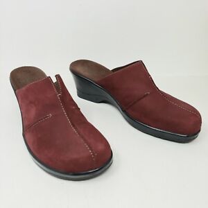 Clarks Womens 8 Burgundy Red Suede Nubuck Leather Mules Clogs Comfort Shoes 