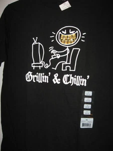 New t-shirt Grillin' & Chillin M L  adult Smiling with bling on teeth tshirt   - Picture 1 of 3