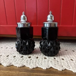 VTG Indiana Glass Tiara Exclusive Cameo Black Diamond Point Salt & Pepper - Picture 1 of 3