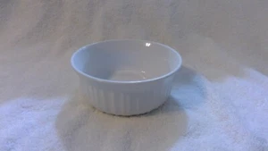 Cuenco Corning Ware vintage francés blanco 16 oz-473 ml, sin tapa - Imagen 1 de 3
