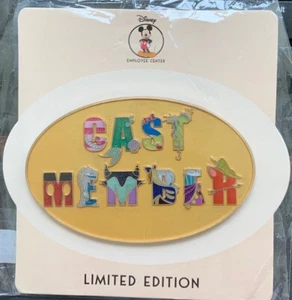DEC Disney MIEMBRO DEL ELENCO Ariel Maléfica Bestia Tiana Personaje Carta Jumbo Pin - Imagen 1 de 1