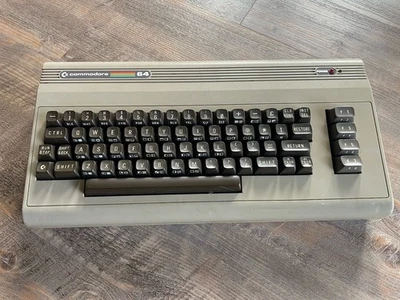 Commodore 64 (Brotkasten) C64 gereinigt,  repariert, voll funktionsfähig! - Bild 1 von 4