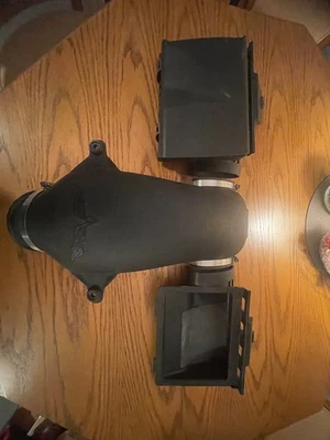 Caja de filtro limpiador de admisión de aire Chevrolet Corvette C6 LS2 6.0 OEM *incompleta* Foto 1 de 4