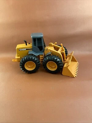 Ertl Case Wheel Loader Toy - Image 1 of 4