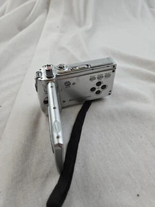 DXG 5.0MP Digital Video Camera DXG-589V  Untested  - Picture 1 of 6