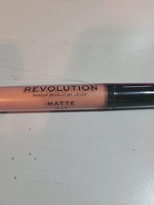 New Makeup Revolution Matte Lipstick Shade Matte Attraction 105 - Picture 1 of 4