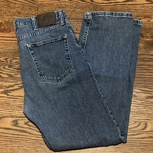 Wrangler 34x30 Regular Fit Straight Leg Blue Jeans Classic 100% Cotton Denim - Picture 1 of 10