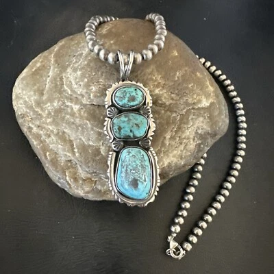 Кулон навахо из чистого серебра с бирюзой Blue Kingman 3 камня 17633 - Изображение 1 из 4