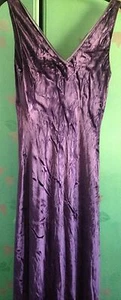 NEW M&S STUNNING PURPLE CRUSHED VELVET FULL LENGTH DRESS SIZE 10(SML 12 FIT) - Picture 1 of 12