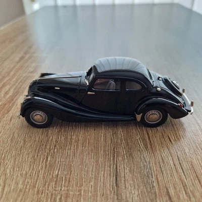 Modelos Lansdowne LDM 31x 1947 Bristol 400 Kensington negro Foto 1 de 4