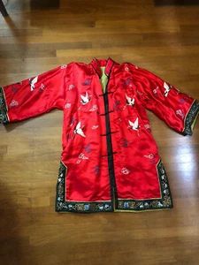 Seltener antiker chinesischer roter Seiden Kimono Gewand mit 12 Kranichen im Flug - Bild 1 von 12