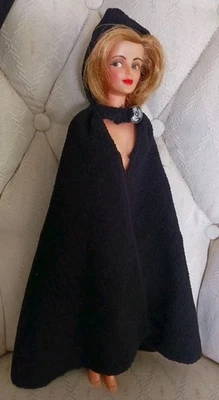 Barbie Ken & Friend vintage original ~somente capa preta com capuz~moda gótica bruxa mística - Imagem 1 de 4
