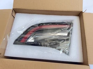 2017-2020 TESLA MODEL 3 Y TAILLIGHT RH PASS SIDE NEW OEM 1502089-00-b - Picture 1 of 2