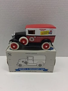 Texaco Model A Delivery Van 1/25 Coin Bank Liberty Classics rot/schwarz - Bild 1 von 2
