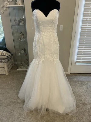 Rebecca Ingram “ Georgia” ivory fit, and flare corset back bridal gown, size 8 - Image 1 of 4