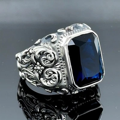 Anillo de zafiro de plata con piedra azul grabado hecho a mano para hombre Foto 1 de 4