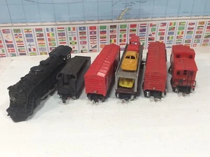 MARX - 333 Locomotive and 4 Freight Car 0 scale - Picture 1 of 23