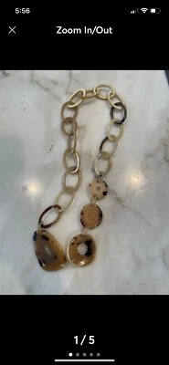 Collar largo de eslabones gruesos de cuerno natural beige y marrón Foto 1 de 4