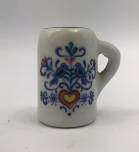 Vtg GERMAN DOLLHOUSE MINIATURE POTTERY MUG STEIN Hand Painted Heart Birds 3cm - Picture 1 of 7