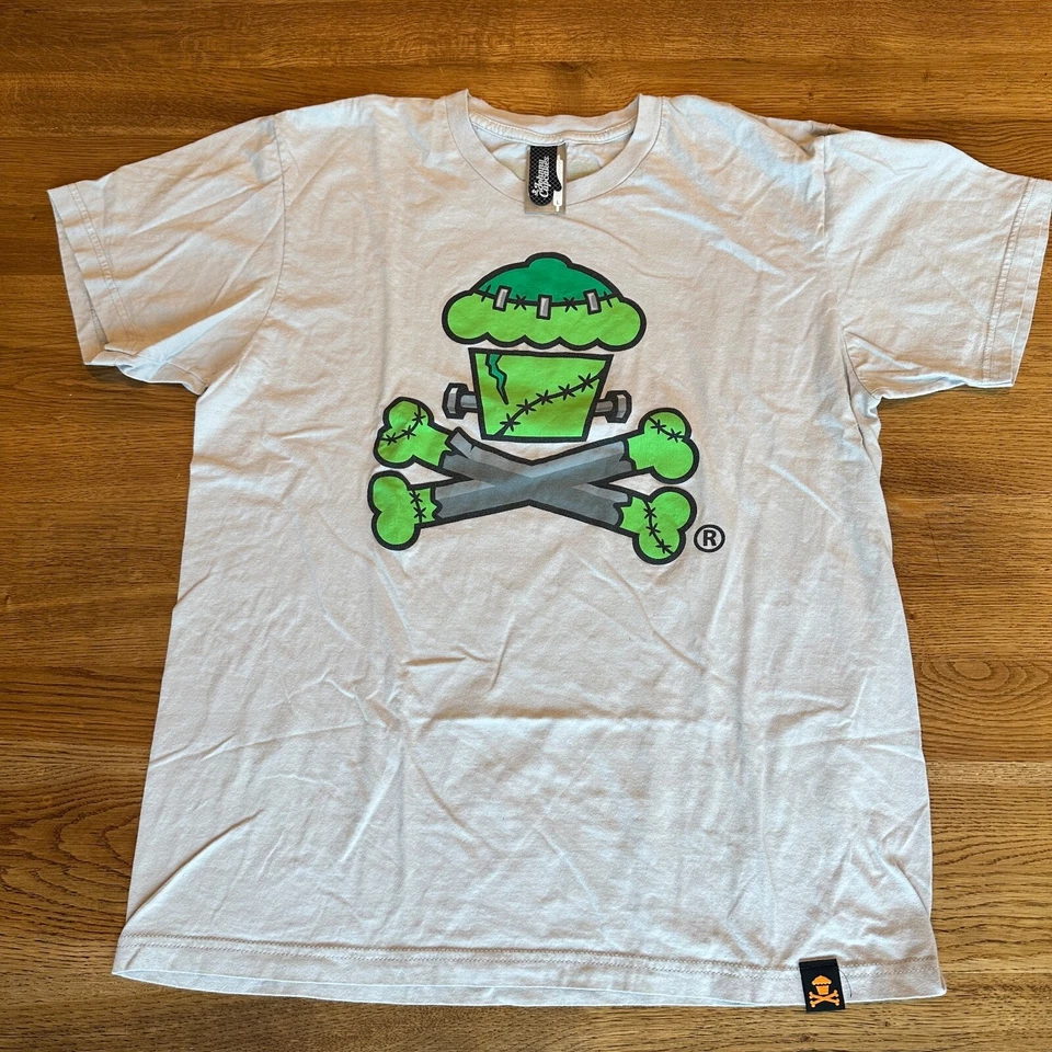 Camisa Johnny Cupcakes Coffin Tour Frankenstein Crossbones Talla L Excelente Estado Foto 1 de 1