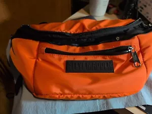 Steve Madden BPlazza Orange Sling Travel Bag Padded Very Nice - Picture 1 of 7