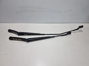 SEAT ARONA 2023 PAIR OF FRONT WINDSCREEN WIPER ARMS 6F2955409A 6F2955410 ST158 - Picture 1 of 14